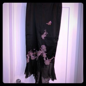 Tulip bottom embroidered skirt